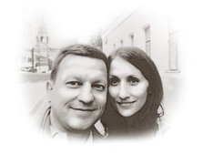Парный портрет под карандашную графику, художник Алексей Портрет в карандашном стиле на фоне Москвы