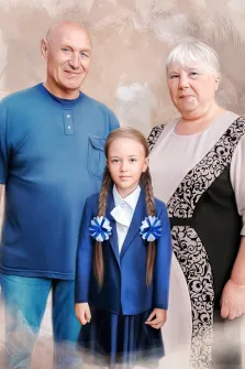 Семейный портрет Под масло: бабушка и дедушка с внучкой, художник Мария 