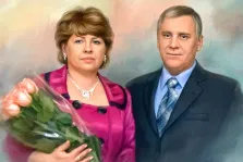 Портрет взрослой пары в стиле Под масло: женщина в ярком фиолетовом платье и с короткой стрижкой и мужчина в строгом синем костюме с голубой рубашкой и галстуком, художник Анастасия 