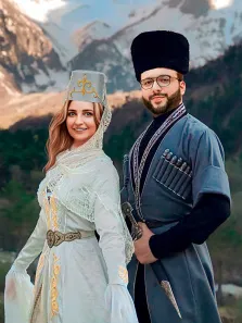 Портрет пары в народных ингушских костюмах, художник София 