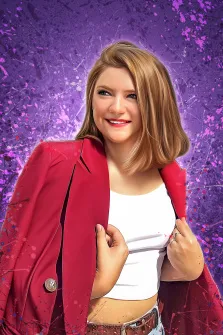 Женский портрет в стиле дрим арт. На портрете изображена молодая девушка с короткими светло-русыми волосами, одетая в белый топ, джинсы с широким ремнём и яркий красный пиджак, который она держит руками. Фон выполнен в насыщенных фиолетовых тонах с абстрактными брызгами краски, создающими динамичную и креативную атмосферу. Художник: Юлия