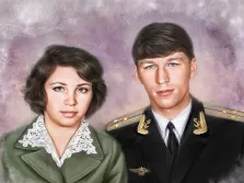 Акварель, художник Анна М На изображении представлены портреты женщины и мужчины, стоящих рядом друг с другом. Фон имеет размытый фиолетовый оттенок с видимыми текстурами, напоминающими мазки краски. Акварель, художник Анна М