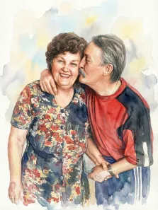 Парный портрет в стиле акварель. На акварельном портрете изображена пожилая пара: женщина в платье с цветочным принтом радостно улыбается, а мужчина в красно-чёрной футболке нежно целует её в щёку, обнимая за плечи. Фон выполнен мягкими акварельными разводами в светлых пастельных тонах, создавая тёплую и душевную атмосферу. Художник Ирина