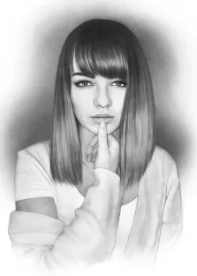 Женский портрет под карандаш. На портрете изображена молодая женщина с прямой чёлкой и аккуратными прямыми волосами до плеч; она одета в светлую одежду и позирует, подперев подбородок рукой, с задумчивым выражением лица. Графичная техника исполнения с тщательной проработкой теней и бликов придаёт изображению выразительность и глубину. Художник: Антонина