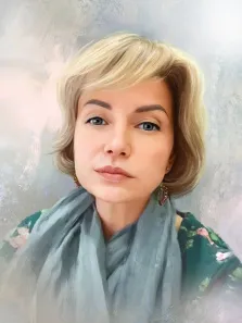Под масло, художник Анастасия К На изображении представлен портрет женщины с светлыми волосами, достигающими плеч. Волосы уложены волнами, с челкой, ниспадающей на лоб. У женщины светлая кожа, голубые глаза и тонкие брови. Под масло, художник Анастасия К