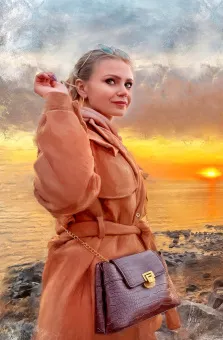 Под масло, художник Анна М Под масло, художник Анна М. На изображении представлена цифровая картина женщины, стоящей на фоне пейзажа. У женщины светлые волосы, собранные назад, и на голове у нее солнечные очки.
