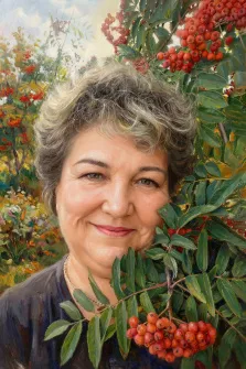 Женский портрет под масло. На портрете изображена улыбающаяся женщина с короткими седыми волосами, в тёмной одежде и с изящным ожерельем; она стоит на фоне пышных ветвей рябины с ярко-красными ягодами, которые частично обрамляют её лицо. Художник: Ирина