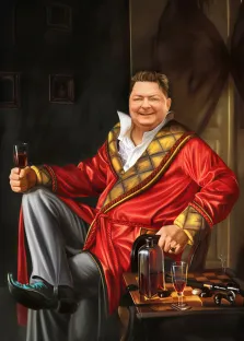 Мужской портрет в образе. На портрете изображён улыбающийся мужчина в роскошном красном халате с золотой отделкой, сидящий в расслабленной позе с бокалом напитка в руке. На столе перед ним — бутылка, ещё один бокал, трубка и другие аксессуары, а фон выполнен в тёмных тонах с элементами классического интерьера. Художник: Анастасия