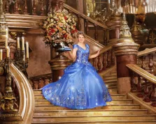 Фэнтези, художник Антонина, женский портрет в образе Золушки в синем платье с туфелькой