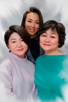 Женский портрет в стиле Акварель, три девушки азиатской внешности на нейтральном сером фоне, художник Мария 