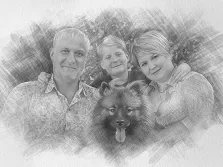 Семейный портрет трёх человек с собакой выполнен серым Карандашом, художник Татьяна 