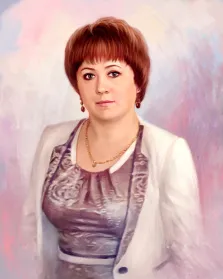 Женский портрет Под масло, кареглазая женщина с короткой стрижкой изображена на нейтральном фоне, художник Анастасия 