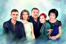 Семейный портрет из пяти человек Под масло на нейтральном голубом фоне: молодой человек, две девушки, мужчина и женщина, художник Артём