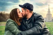 Парный портрет Под масло, бородатый мужчина и девушка целуются на фоне МГУ, художник Анастасия 