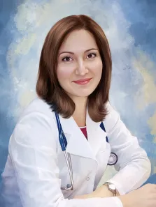 Женский портрет Под масло, женщина врач с каштановыми волосами на голубом фоне, художник Софья 