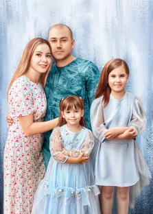 Семейный портрет из четырёх человек Под масло: мама, папа и две дочки, художник Мария 