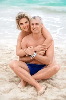Портрет пары на пляже, стиль Под масло, художник Софья 