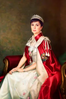 Портрет женщины в образе молодой королевы Великобритании и Северной Ирландии Елизаветы II. Автор Валерия