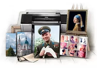 Фото на холсте, репродукция в раме, коллаж и модульная картина с видом Кингисеппа на фоне плоттера, подрамников, рулонов холста