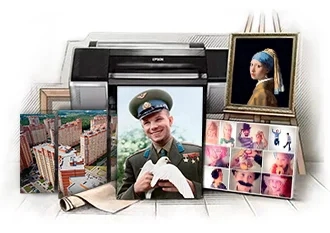 Фото на холсте, репродукция в раме, коллаж и модульная картина с видом Московского на фоне плоттера, подрамников, рулонов холста