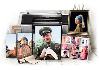 Фото на холсте, репродукция в раме, коллаж и модульная картина с видом Новоалександровска на фоне плоттера, подрамников, рулонов холста