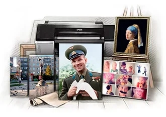 Фото на холсте, репродукция в раме, коллаж и модульная картина с видом Нягани на фоне плоттера, подрамников, рулонов холста