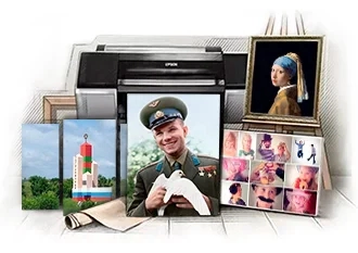 Фото на холсте, репродукция в раме, коллаж и модульная картина с видом Пограничного на фоне плоттера, подрамников, рулонов холста